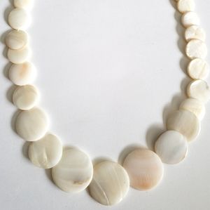 Mother pearl short style necklace